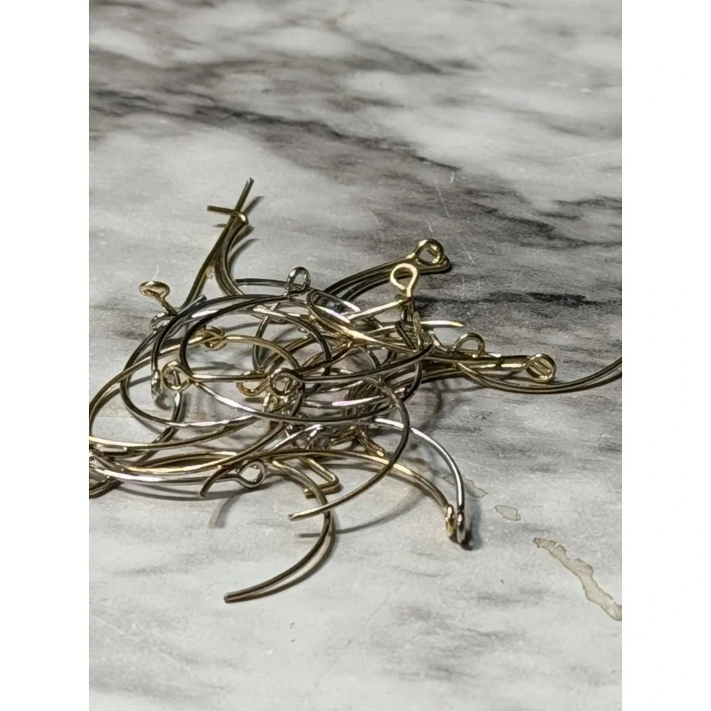 200+ METAL WINE CHARMS, WINE BOTTLE, BARREL, GLASS ANTIQUE BRONZE‎ COLOR (2849)